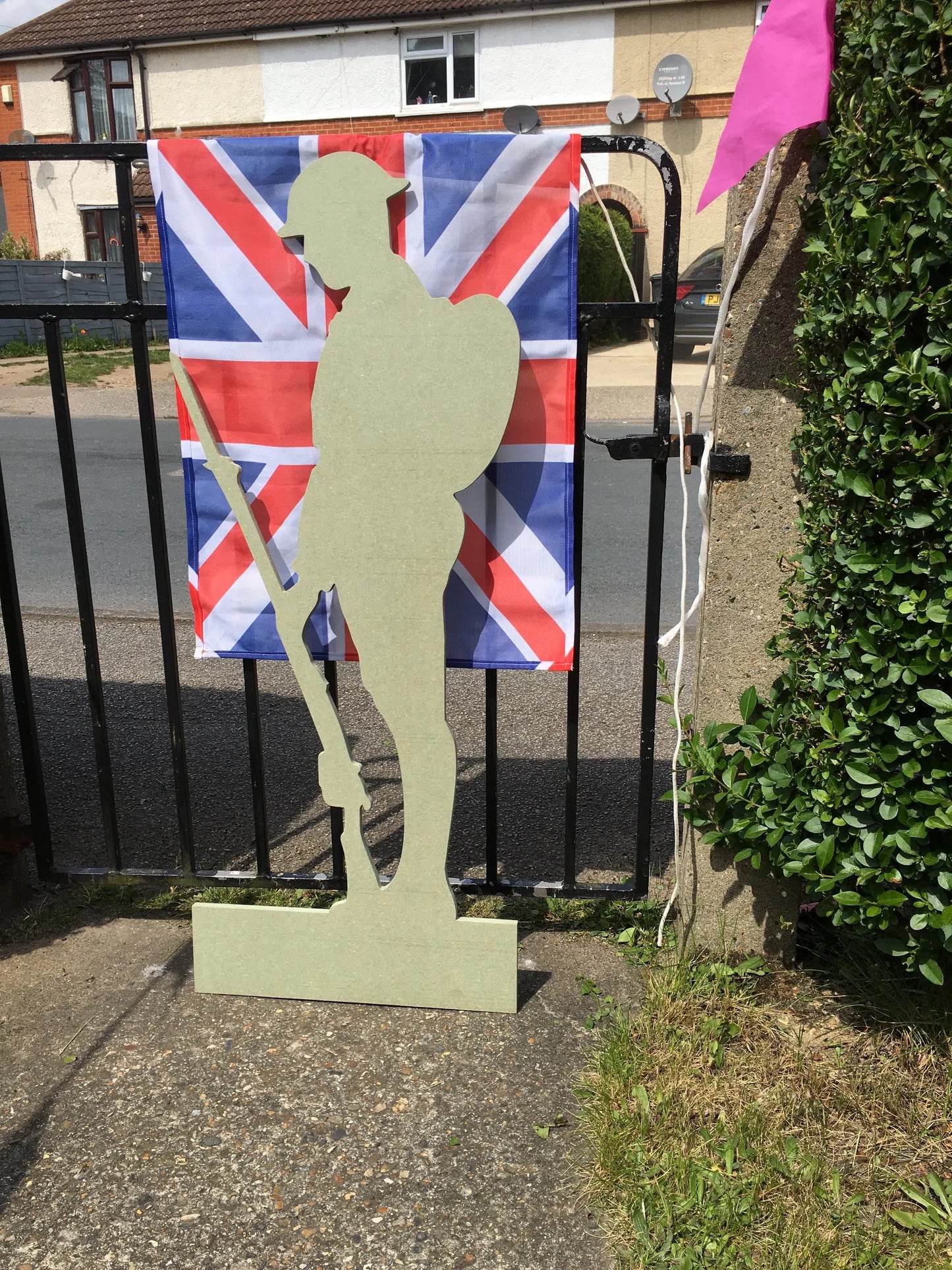 Wooden Soldier Memorial - Lest We Forget - Poppy Day