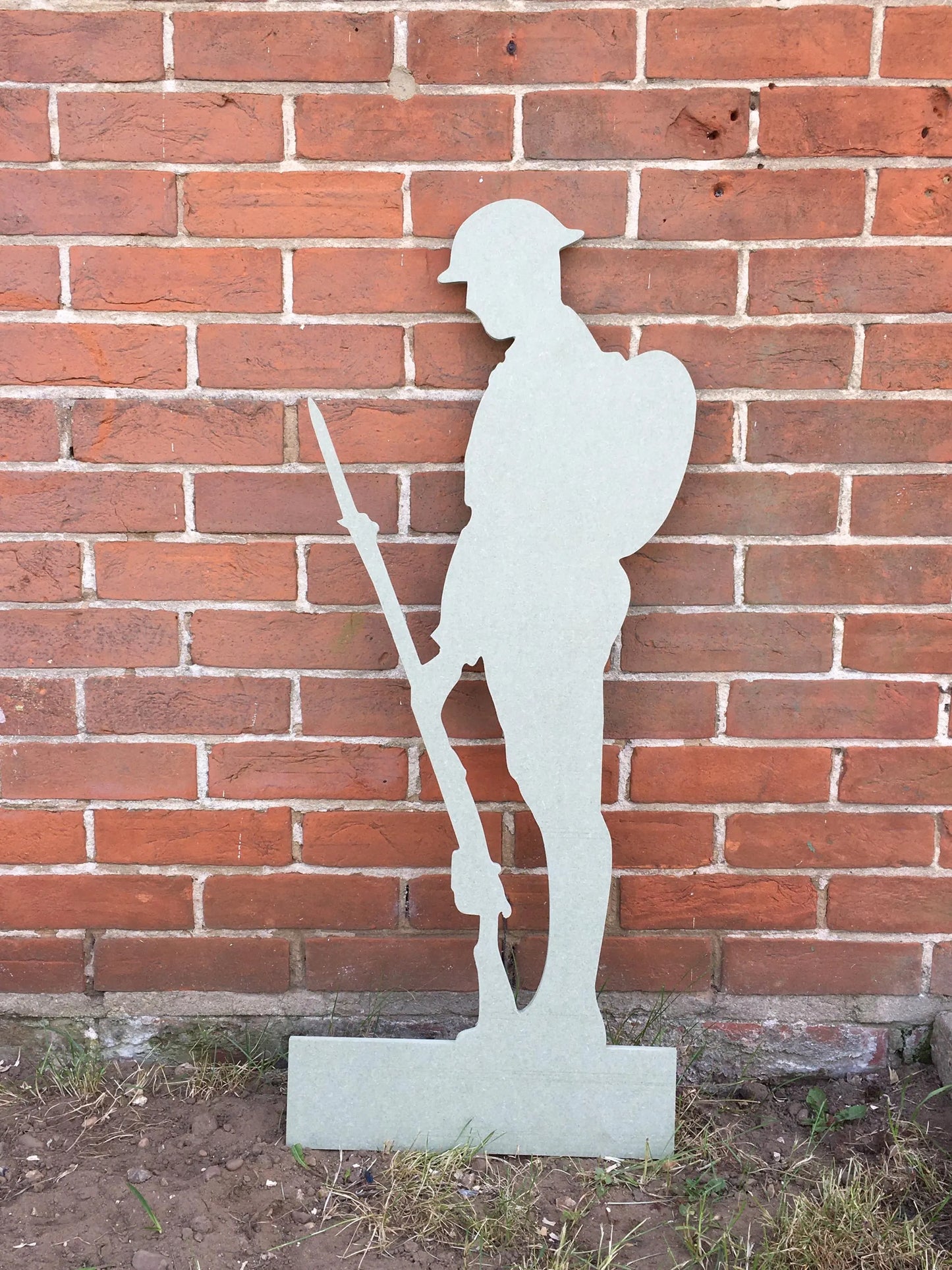 Lest we Forget soldier / fallen soldier / wood soldier / memorial memory war.